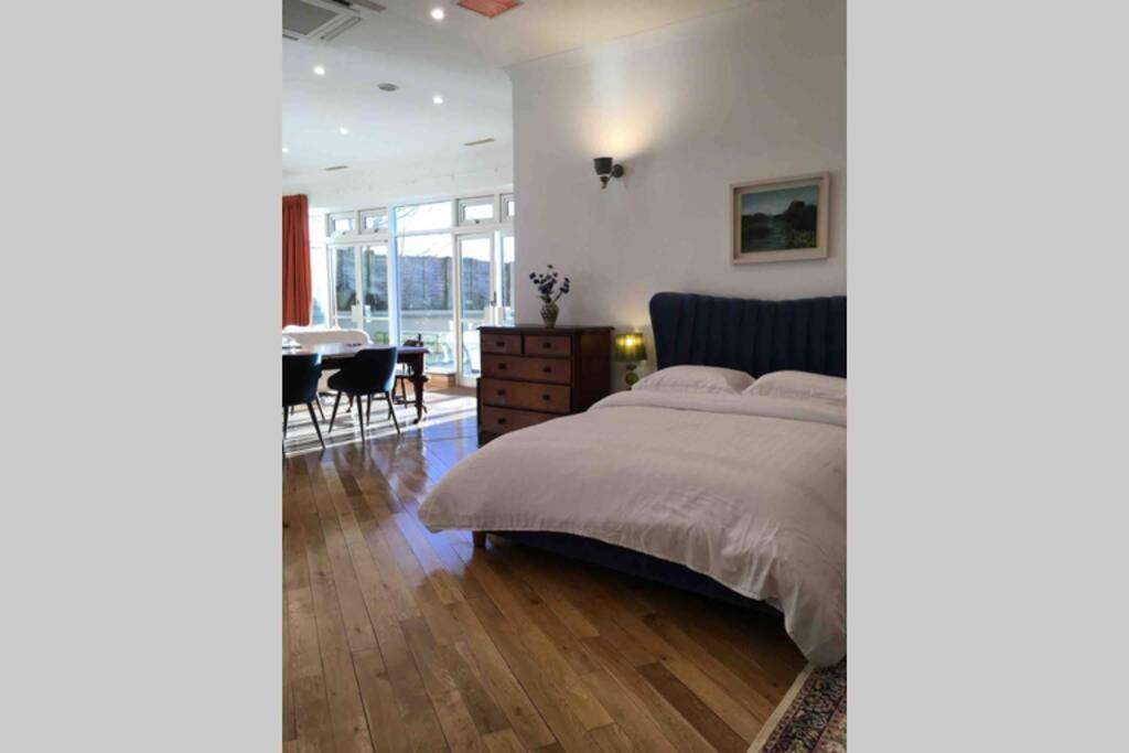 The Loft @ Clifden Bay Apartments Екстер'єр фото