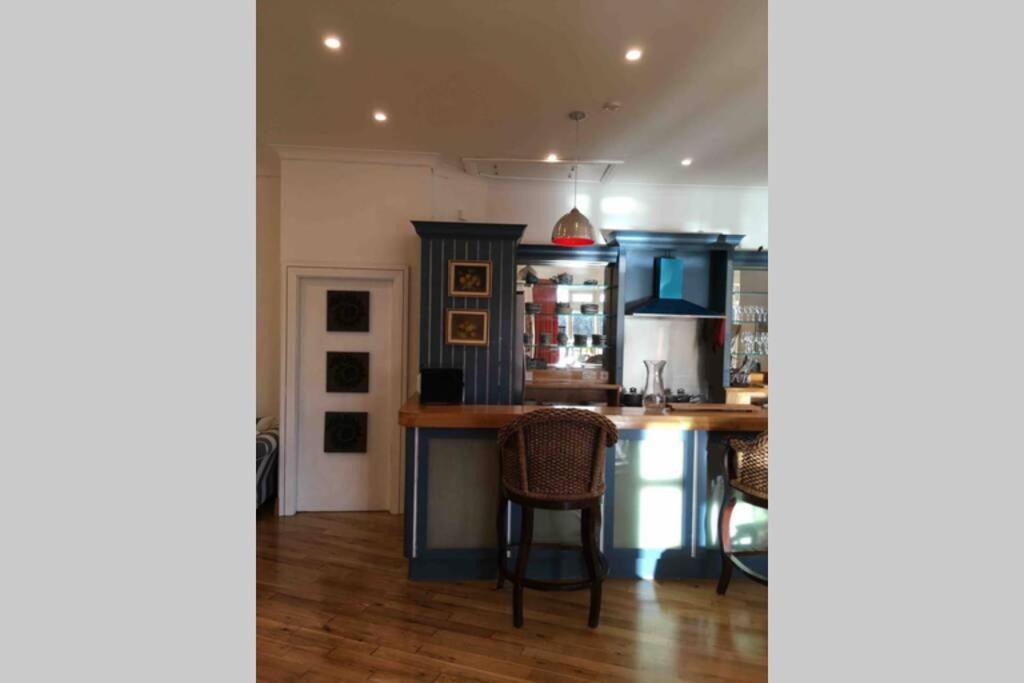 The Loft @ Clifden Bay Apartments Екстер'єр фото